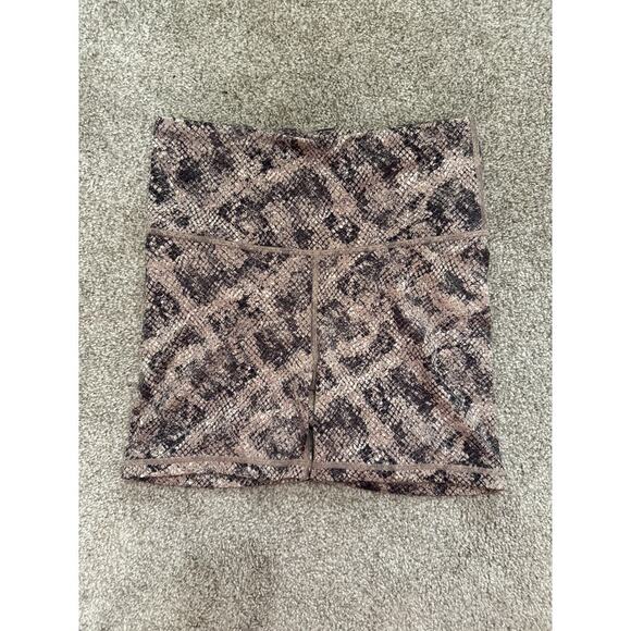 GAP Fit Sculpt,Eclipse,& Blackout Technology Compression Workout Shorts (4), S - Picture 2 of 13